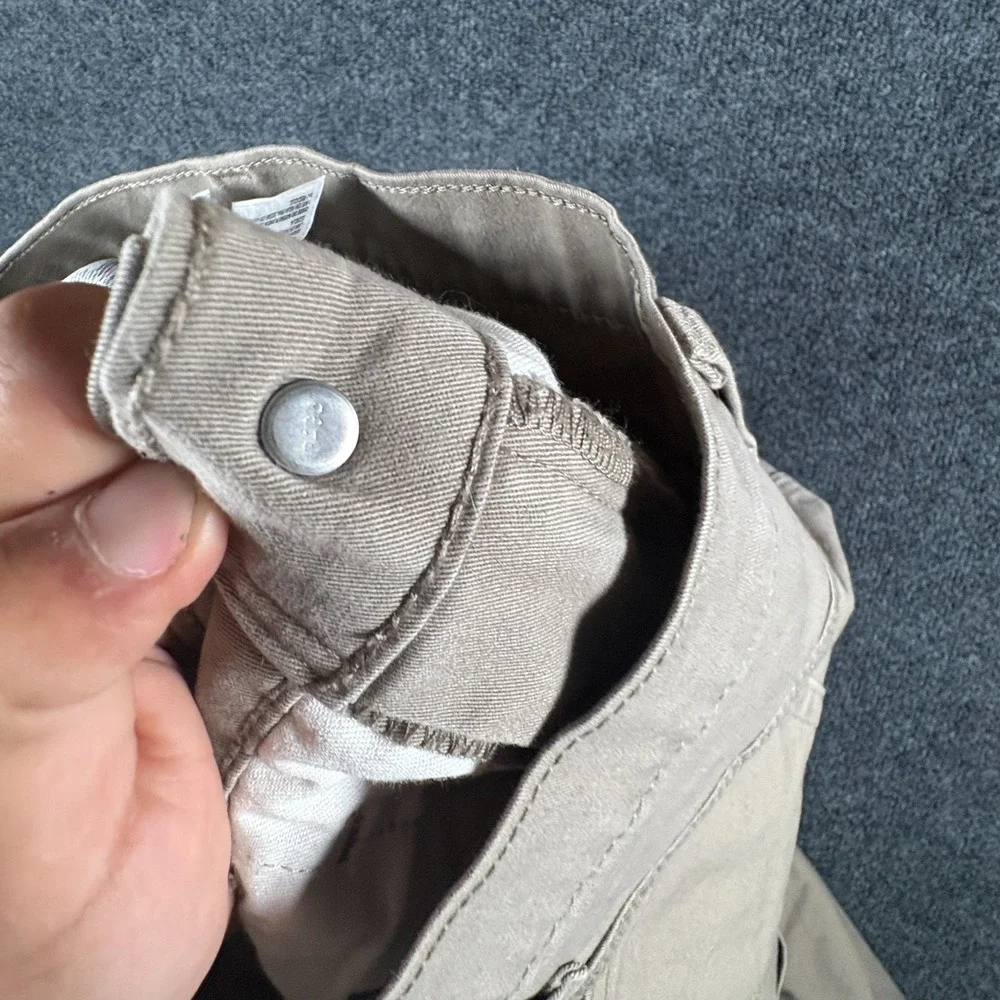Levis two if beige